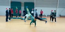 2020_12_Sexto C disfruta haciendo coreografías de Acrosport_CEIP FDLR_Las Rozas