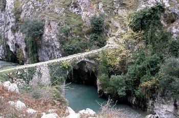 Puente romano, Picos de Europa