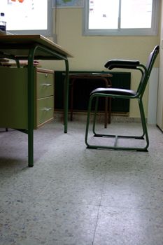 Mesa y silla de profesor