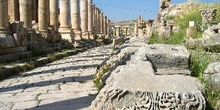 Camino con columnas, Jarash, Jordania