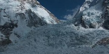 Cascada de hielo del Khumbu, vista desde campo base