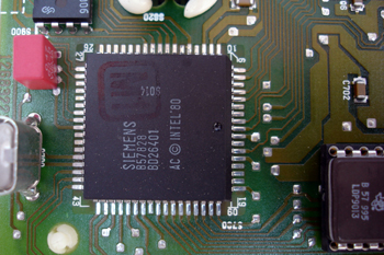 Calculador de inyección. Detalle del microcontrolador