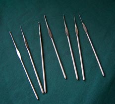 Agujas metalicas para hacer punto de ganchillo en hilo