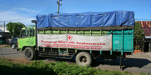 Camión de la Cruz Roja, Melaboh, Sumatra, Indonesia