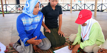 Voluntarios locales, Melaboh, Sumatra, Indonesia