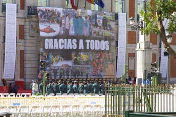 Homenaje a las fuerzas de seguridad en la Puerta del Sol, Madrid