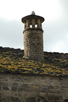Chimenea en piedra, Huesca