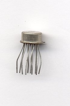 regulador de tensión 723 vista lateral