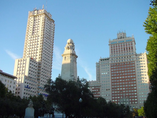 Torre de Madrid y Edificio España en plaza de España de Madrid