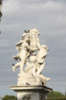 Estatua con ángeles, Pisa