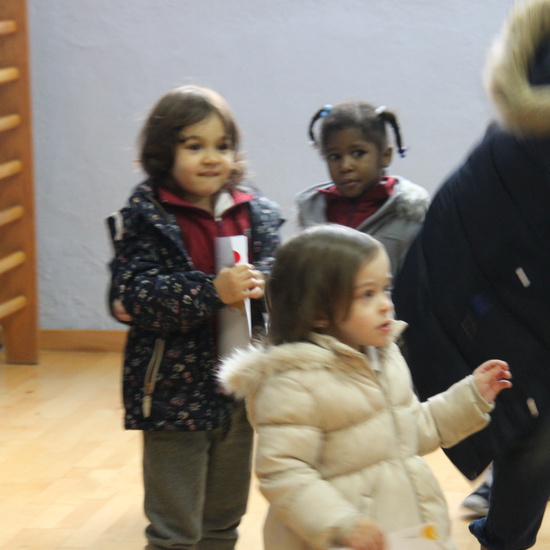 Visita de sus Majestades los Reyes Magos al colegio Luis Bello en moto 2018 29