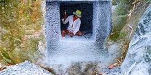 Detalle de panteón en construcción, Sulawesi, Indonesia