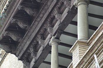 Alero del ayuntamiento de Zaragoza