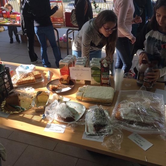 Mercadillo de segunda mano( financiación fin de curso) 7