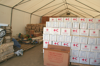 Almacén de productos de la Cruz Roja, Melaboh, Sumatra, Indonesi