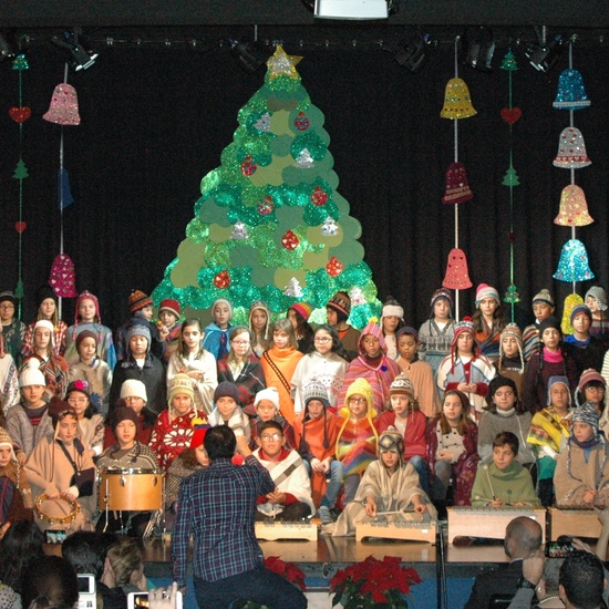 UNIENDO MUNDOS EN NAVIDAD. FESTIVAL 18 2
