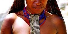 Mujer con decoración sencilla, Irian Jaya, Indonesia