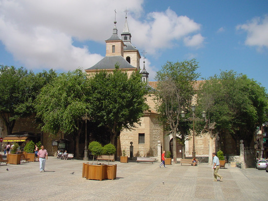 Plaza e Iglesia en Arganda del Rey