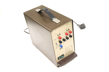 Fuente de alimentación para ensayo de máquinas