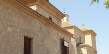 Vista lateral de iglesia en Valdemoro