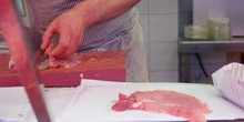 Preparando filetes de cerdo