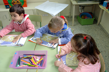 Realizando actividad en el aula