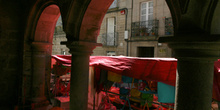 Puesto callejero junto al soportal, Santiago de Compostela, La C