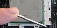 Fijando la palanca de bloqueo procesador AMD Atlhon 64 x 2