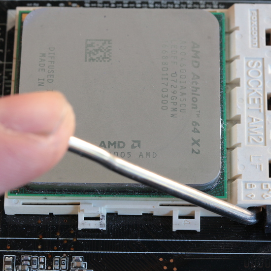 Fijando la palanca de bloqueo procesador AMD Atlhon 64 x 2