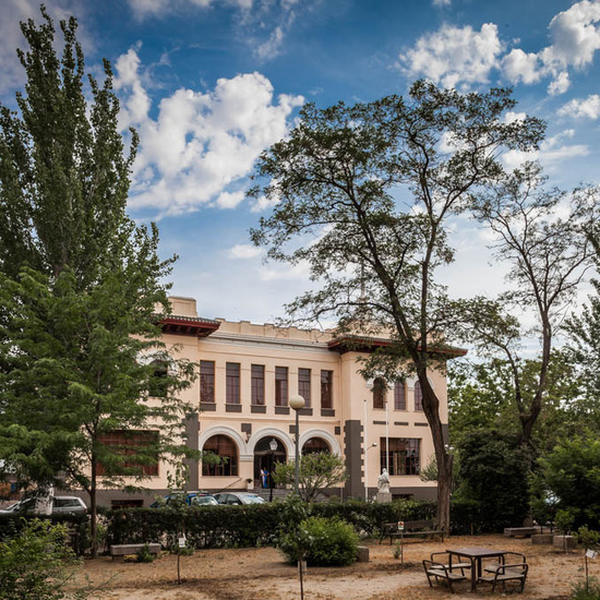 IES_ISABELLACATOLICA_EDIFICIO_005