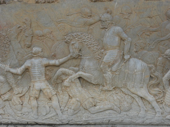 Bajorrelieve fachada Palacio Emperador Carlos V. Alhambra de Granada