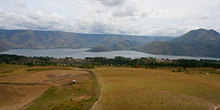 Vista del lago desde Danutoba, Lago Toba, Sumatra, Indonesia