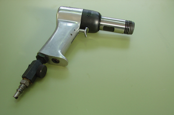 Remachadora Neumatica de remaches rigidos