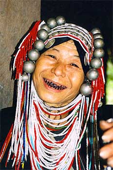 Mujer con dientes tintados, Tailandia