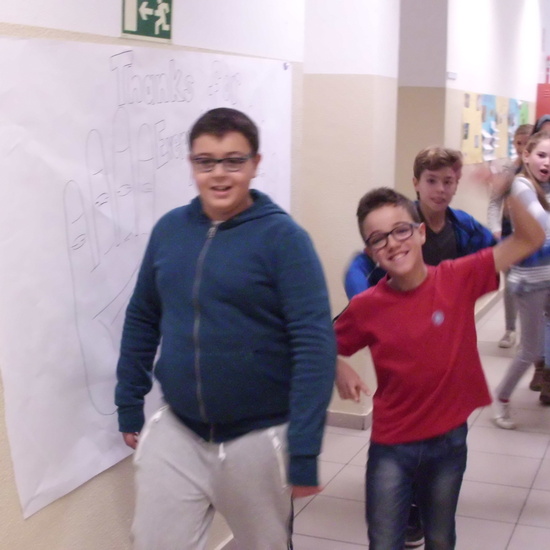 NOS FELICITAMOS NAVIDAD EN EL HOSTOS 11