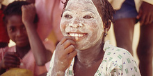 Niña con cosmético tradicional, Nacala, Mozambique