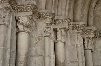 Capiteles con escenas religiosas. Iglesia de Roda de Isábena, Hu