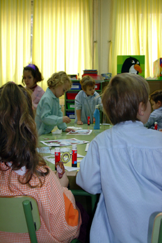 Realizando manualidades