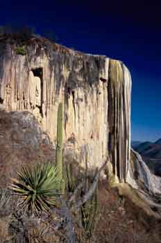 Cascadas Pétrificadas de Hierve el Agua, México