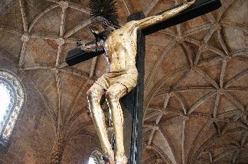 Cristo crucificado en el Mosteiro dos Jeronimos, Portugal