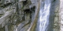 Cascada en el Barranco de Sorrosal, Huesca