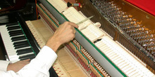 Afinar un piano