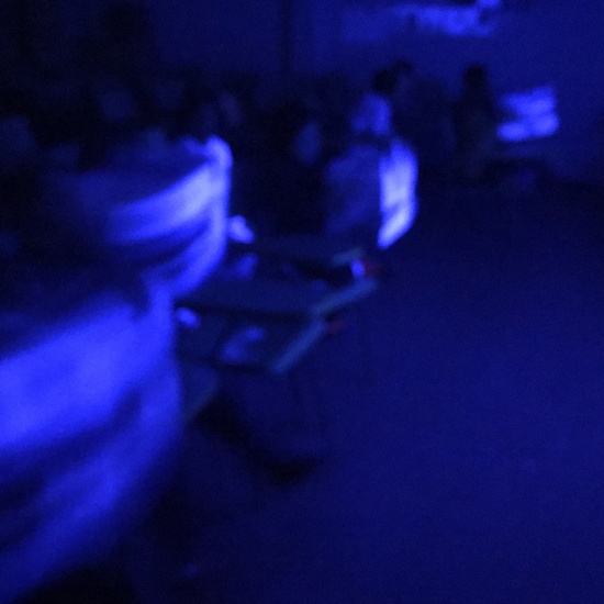 Pintamos con luz negra 10