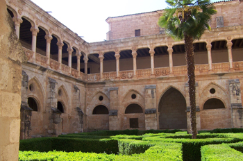 Claustro, Monasterio de Santa María de Huerta, Soria, Castilla y