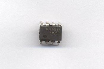 circuito multivibrador 555