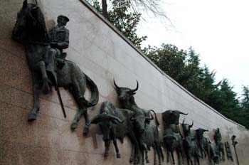 Monumento a los Mayorales en la plaza de toiros de las Ventas, M