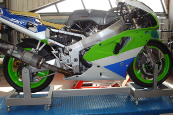 Motocicleta de carretera. Sección de elementos