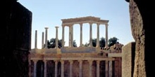 Acceso al teatro romano desde un vomitorio - Mérida, Badajoz