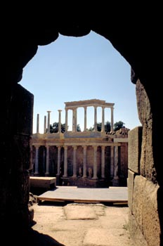 Acceso al teatro romano desde un vomitorio - Mérida, Badajoz