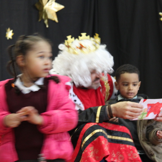 Visita de sus Majestades los Reyes Magos al colegio Luis Bello en moto 2018 35